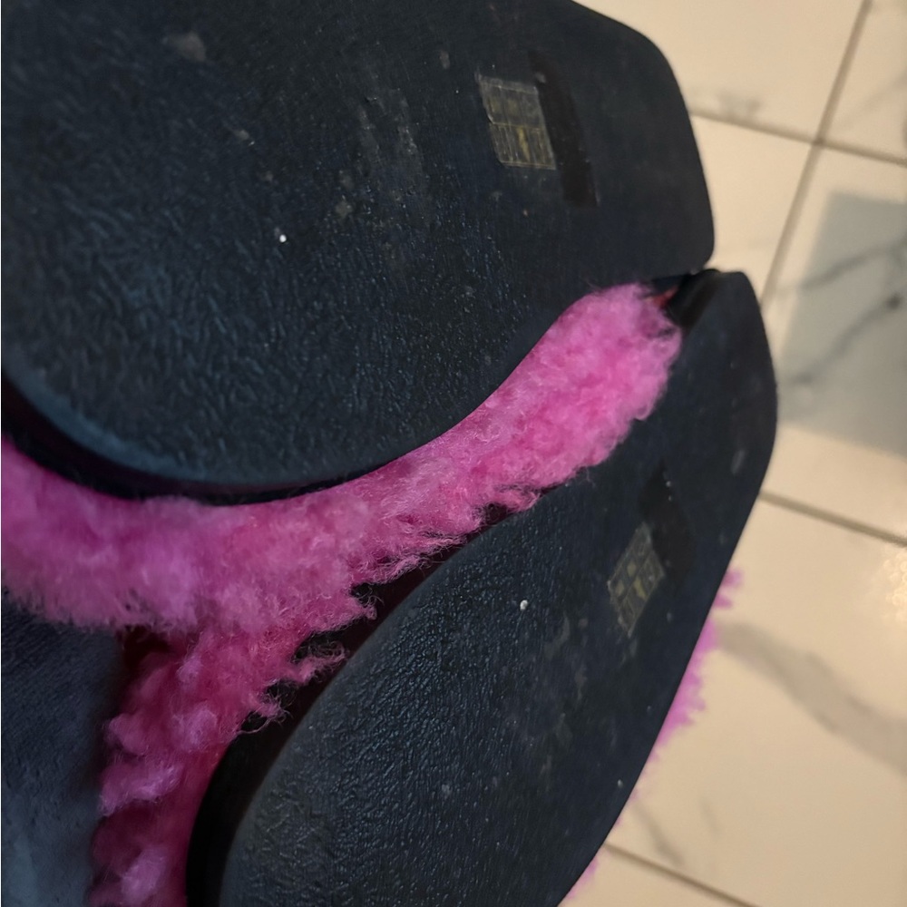 Kurt Geiger Pink Fuzzy with  Gold Accents - Picture 8 of 8
